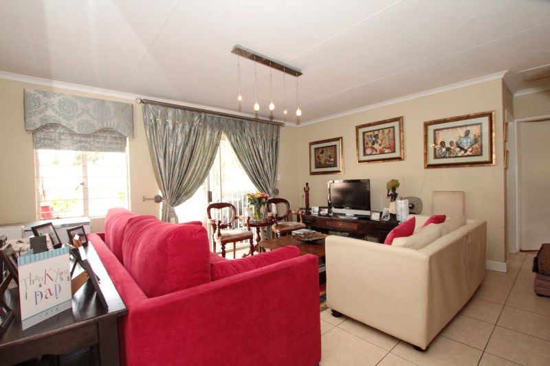 Townhouse For Sale in NORTHWOLD, RANDBURG Picture 5