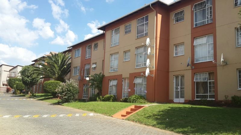Apartment For Sale in WELTEVREDENPARK & EXT, ROODEPOORT Picture 1