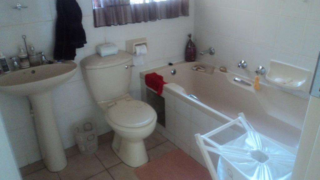 House For Sale in HEUWELOORD, CENTURION Picture 4