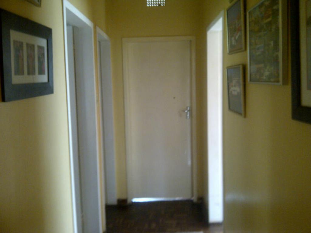 House For Sale in LINDHAVEN, ROODEPOORT Picture 2