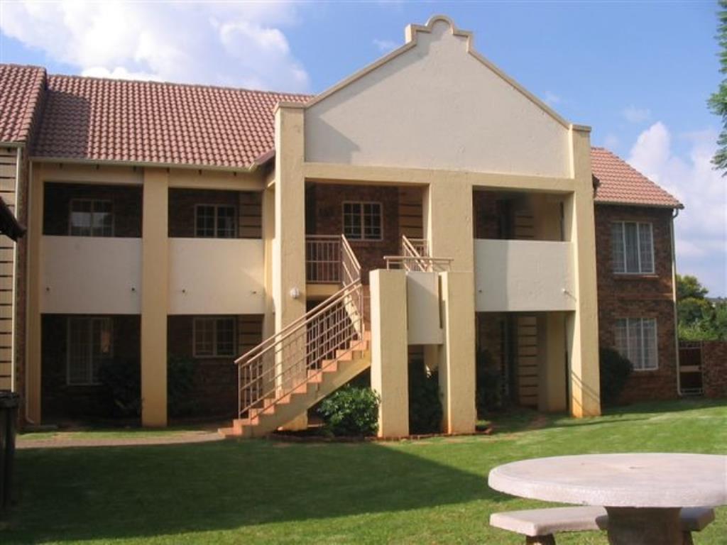 Townhouse For Sale in OLYMPUS, PRETORIA Picture 2
