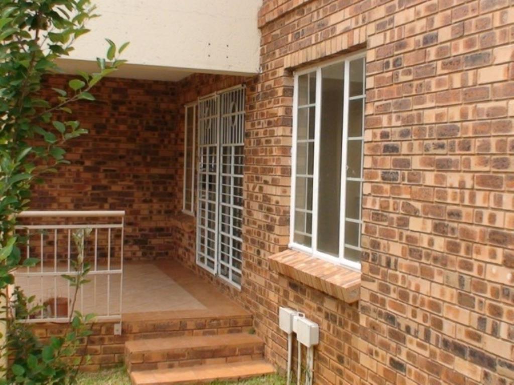 Townhouse For Sale in OLYMPUS, PRETORIA Picture 3