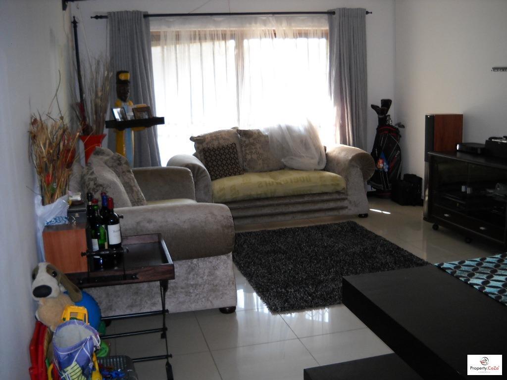 House For Sale in NOORDWYK, MIDRAND Picture 2