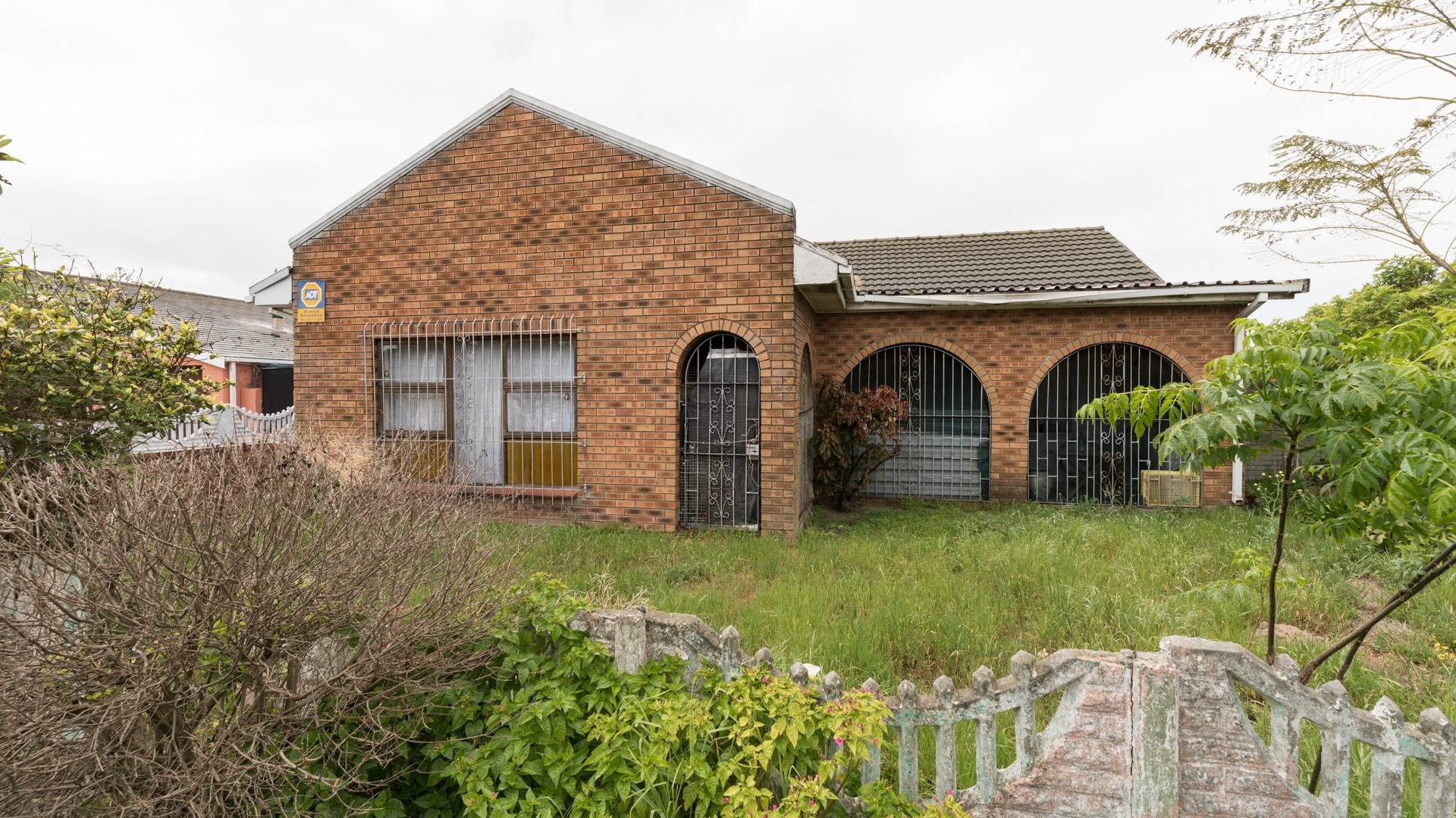 Belhar House For Sale in BELHAR, CAPE TOWN was listed for R860,000.00