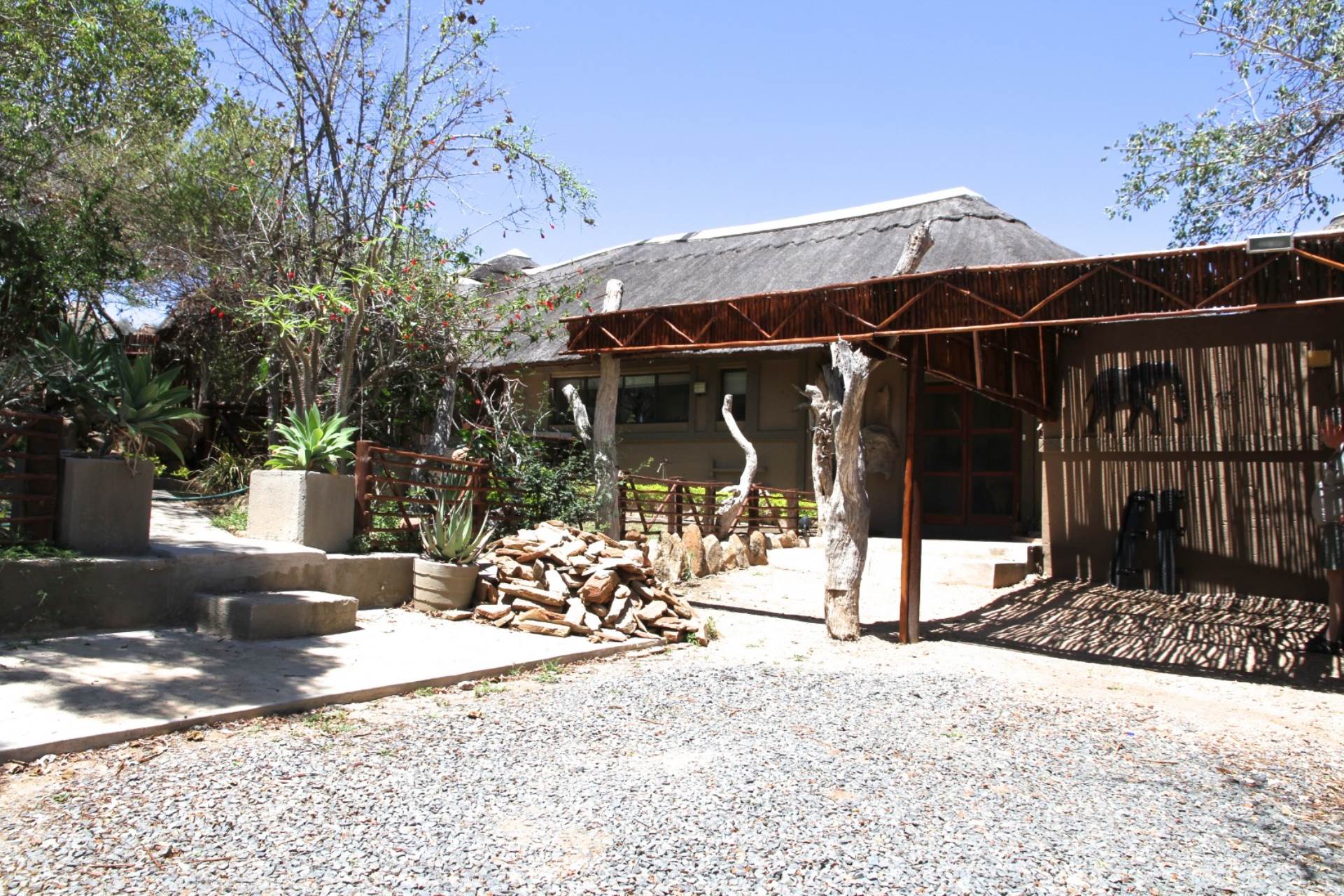Mica House For Sale in Mica, HOEDSPRUIT was listed for R2,800,000.00