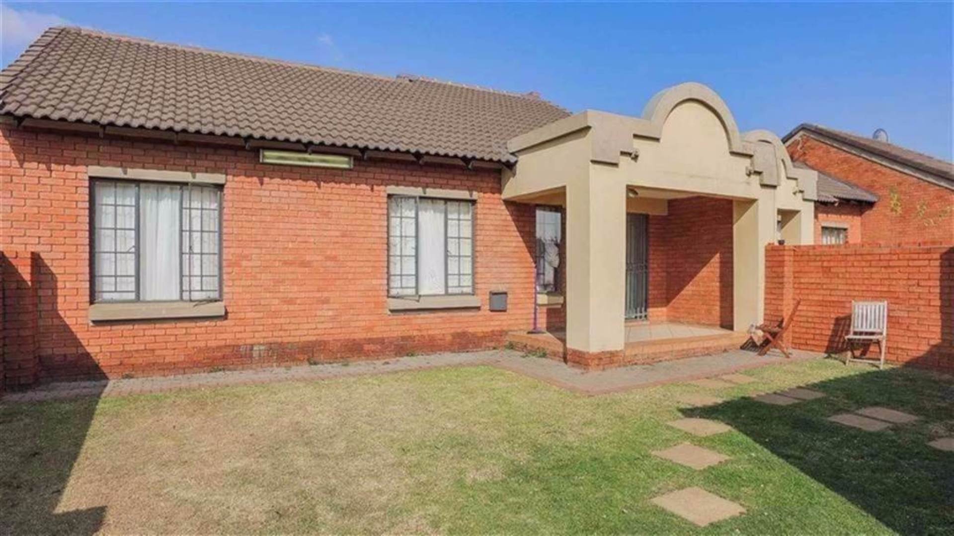Property and Houses for sale in Eco Park, Townhouse, 3 Bedrooms - ZAR 1,320,000 Property and Houses for sale in Eco Park, Townhouse, 3 Bedrooms - ZAR 1,320,000
