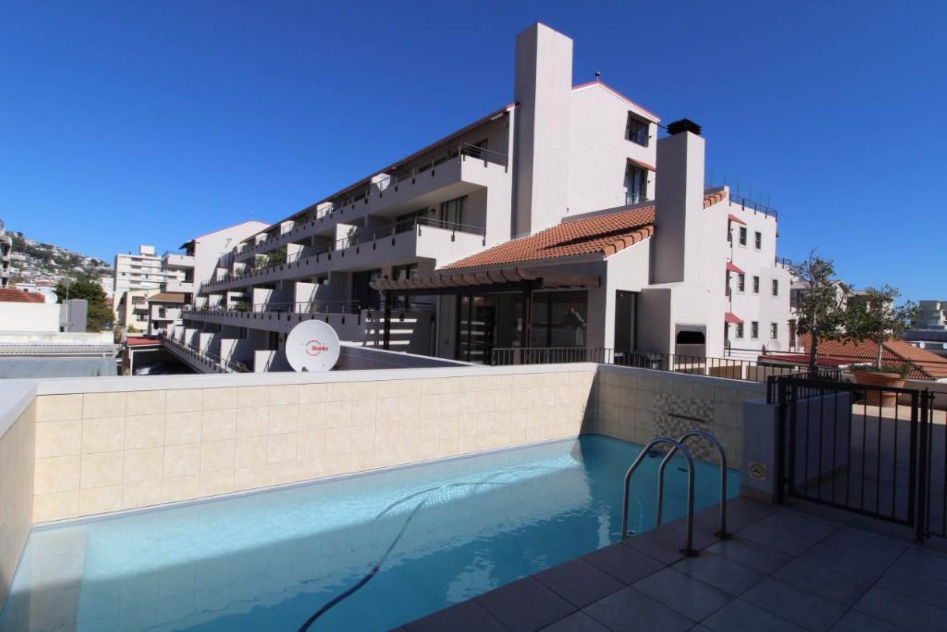 Sea Point Apartment Rented in SEA POINT, CAPE TOWN was listed for R17