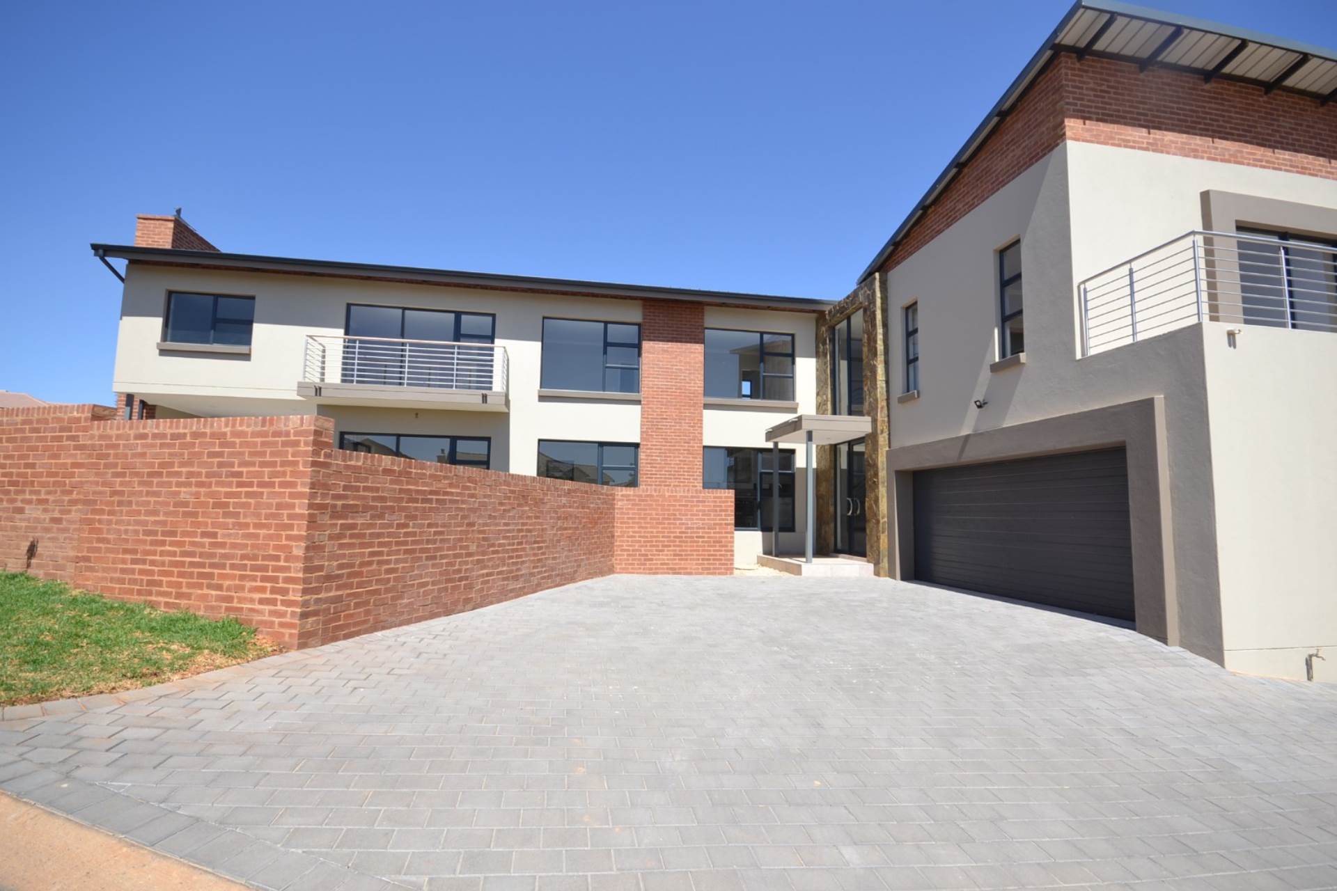 Property and Houses for sale in Olympus, House, 4 Bedrooms - ZAR 3,495,000 Property and Houses for sale in Olympus, House, 4 Bedrooms - ZAR 3,495,000