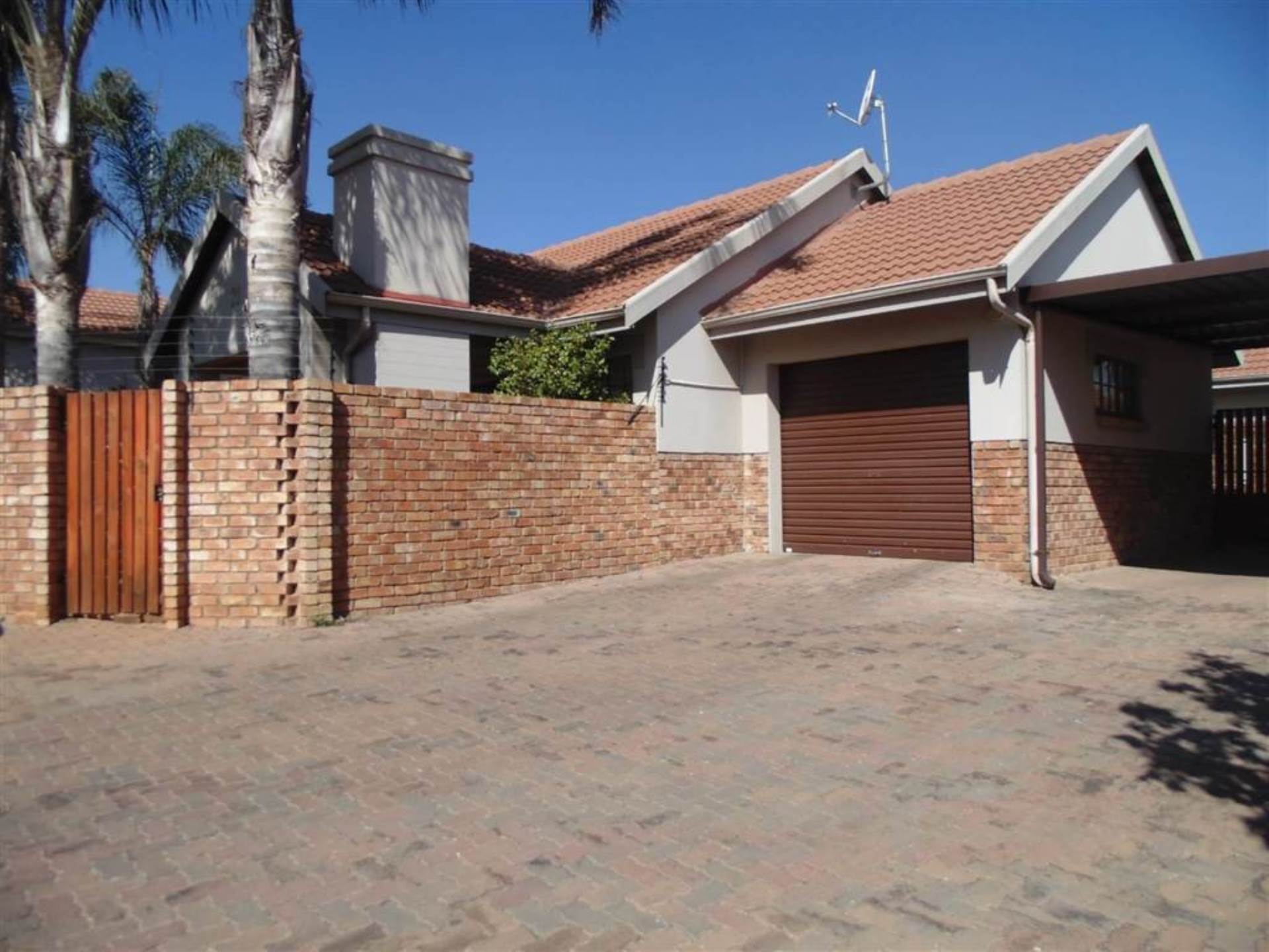 Property and Houses for sale in Amberfield, Townhouse, 2 Bedrooms - ZAR 1,168,000 Property and Houses for sale in Amberfield, Townhouse, 2 Bedrooms - ZAR 1,168,000
