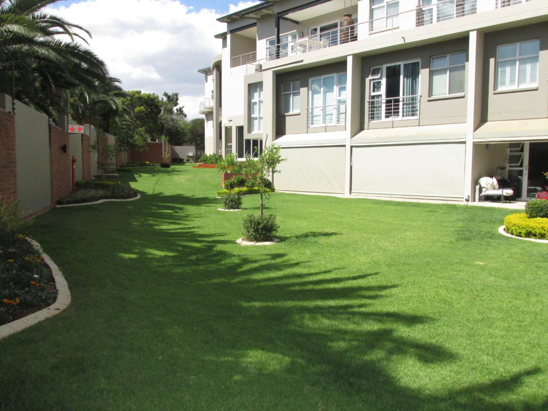 Townhouse Rental Monthly in BRYANSTON