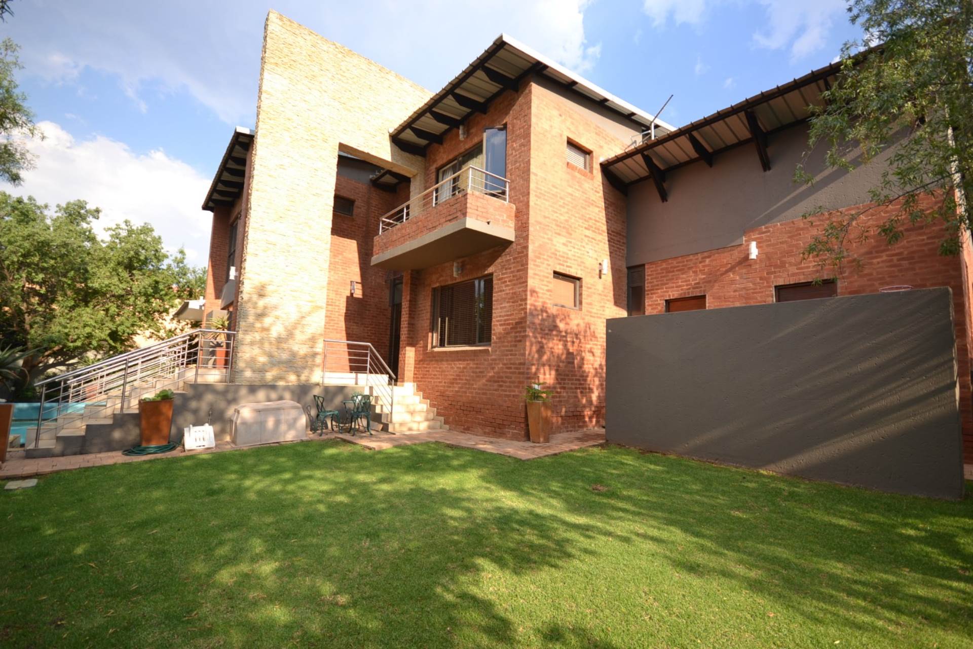 Property and Houses for sale in Olympus, House, 5 Bedrooms - ZAR 5,250,000 Property and Houses for sale in Olympus, House, 5 Bedrooms - ZAR 5,250,000