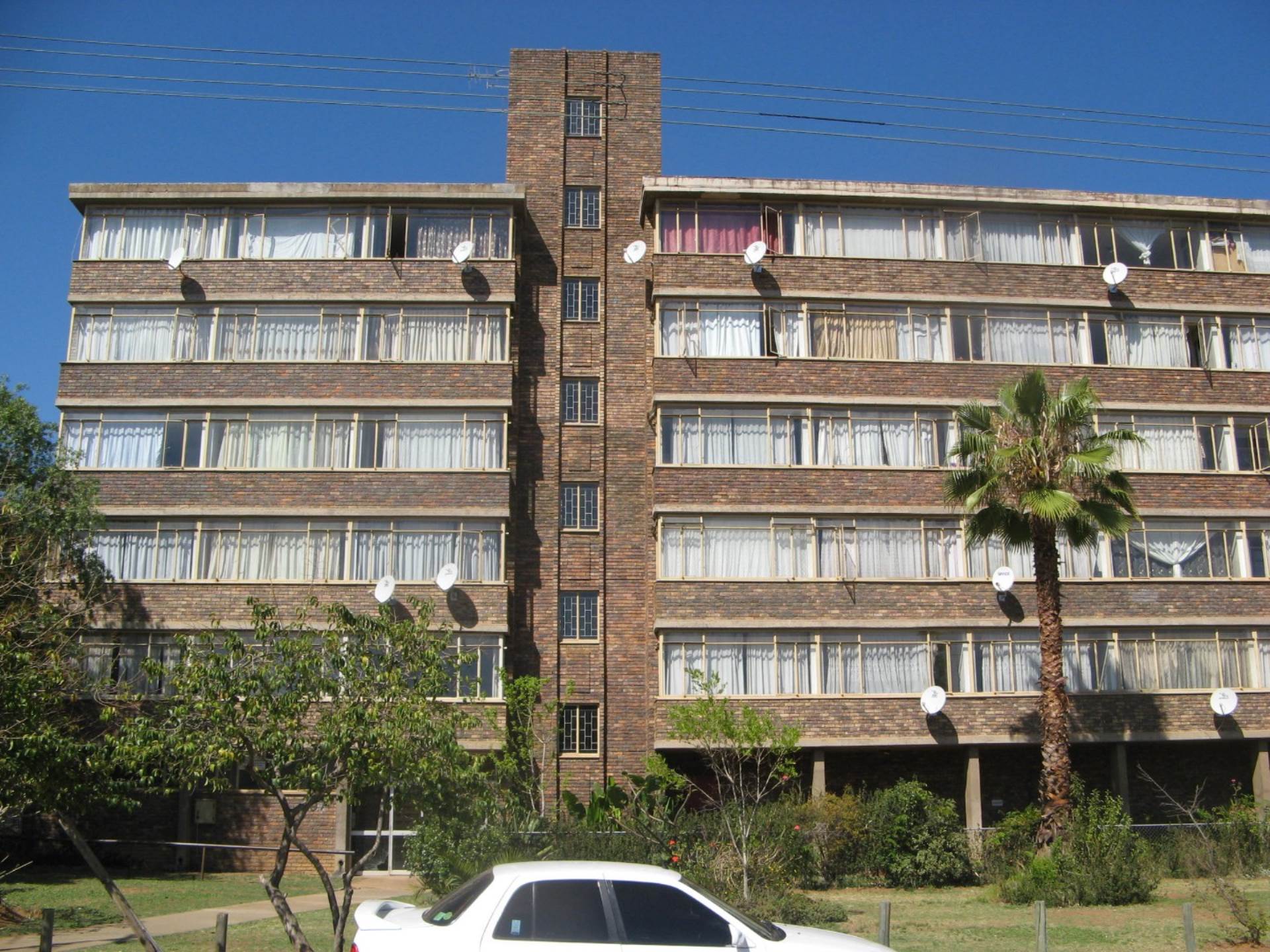 Sunnyside Flat Rental Monthly in SUNNYSIDE, PRETORIA R6,570.00