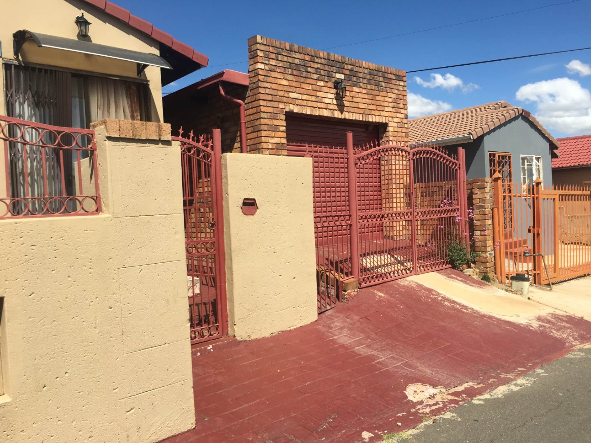 Nutec Home Builders We Are Building Nutec Houses To Engineering Standards Using Treated Timber Only Nutec Is The B Nutec Houses Building A House Home Builders