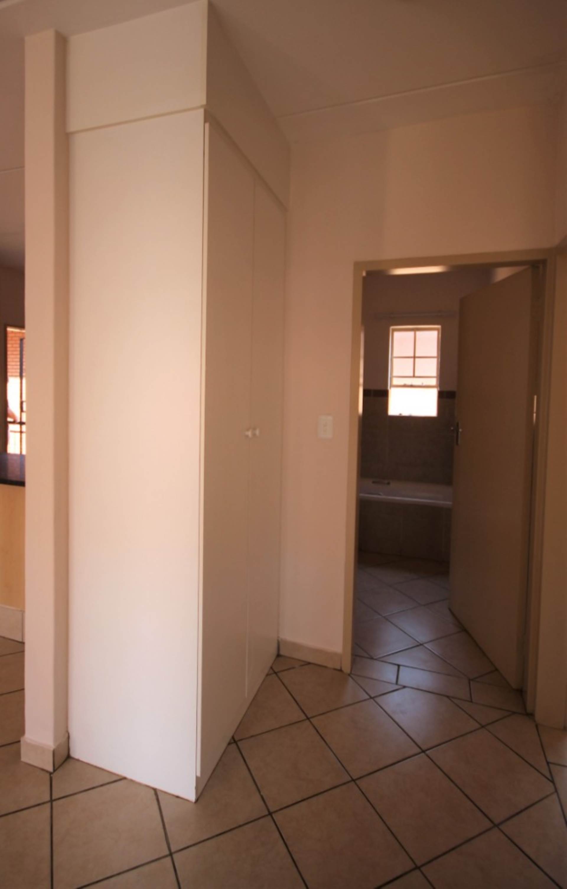 Silver Lakes Apartment Rental Monthly in SILVER LAKES, PRETORIA R7,000.00 / month was listed