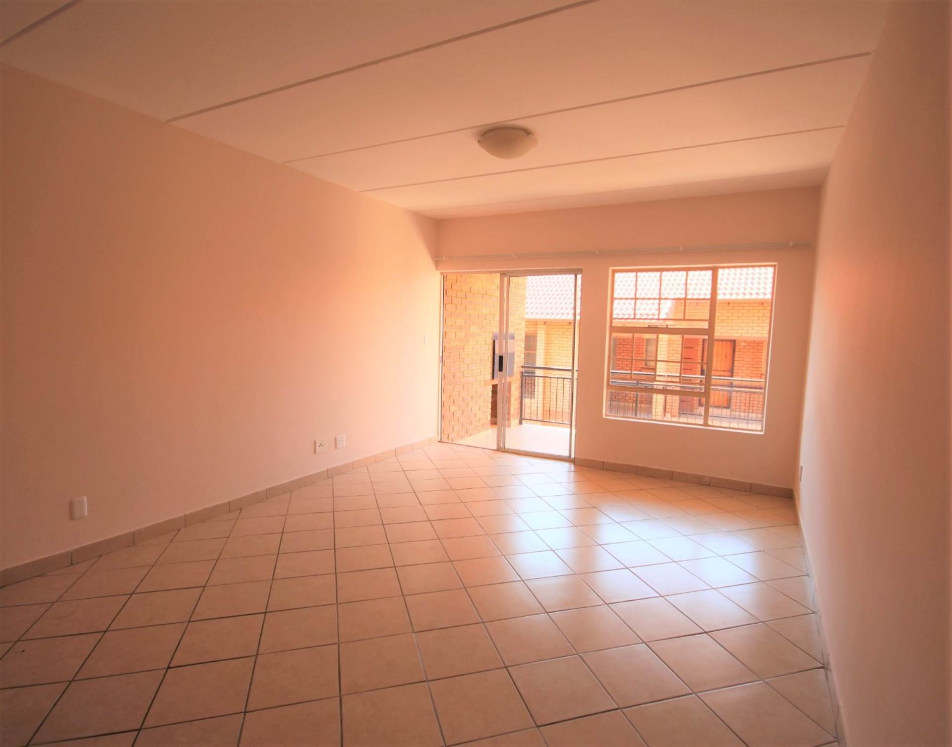 Silver Lakes Apartment Rental Monthly in SILVER LAKES, PRETORIA R7,000.00 / month was listed