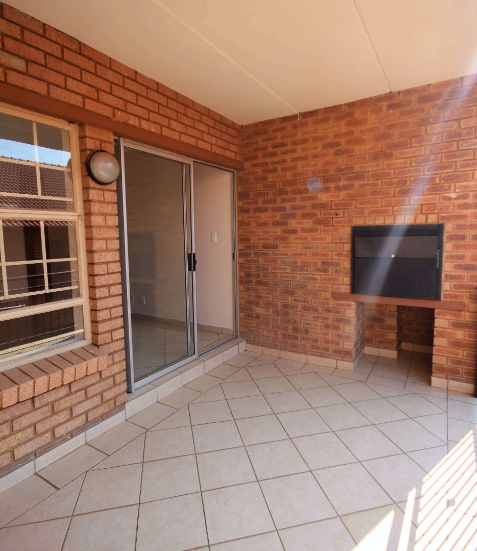 Silver Lakes Apartment Rental Monthly in SILVER LAKES, PRETORIA R7,000.00 / month was listed