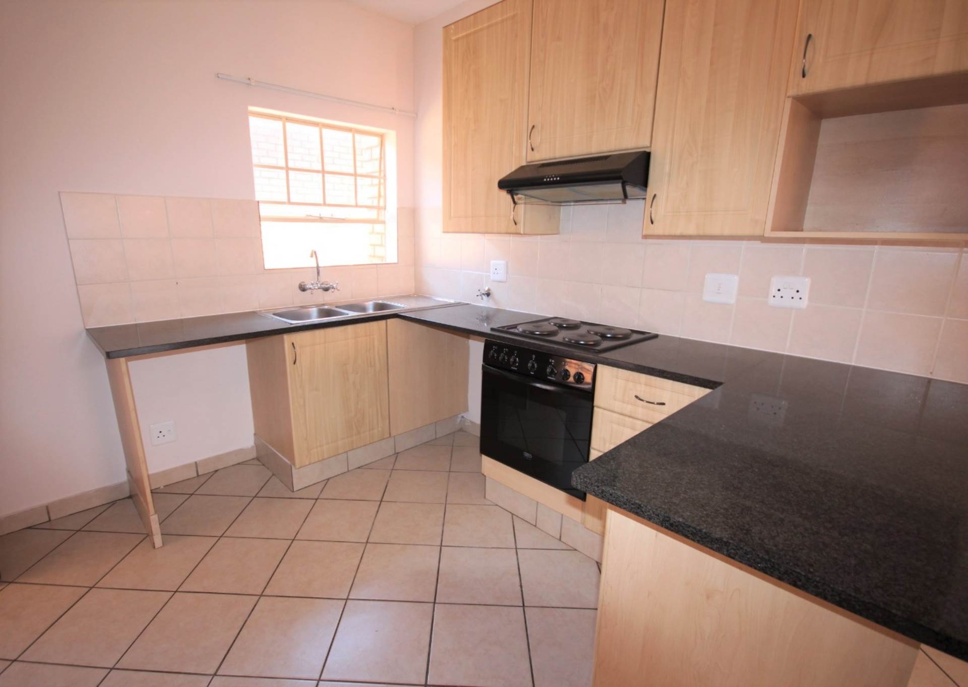 Silver Lakes Apartment Rental Monthly in SILVER LAKES, PRETORIA R7,000.00 / month was listed