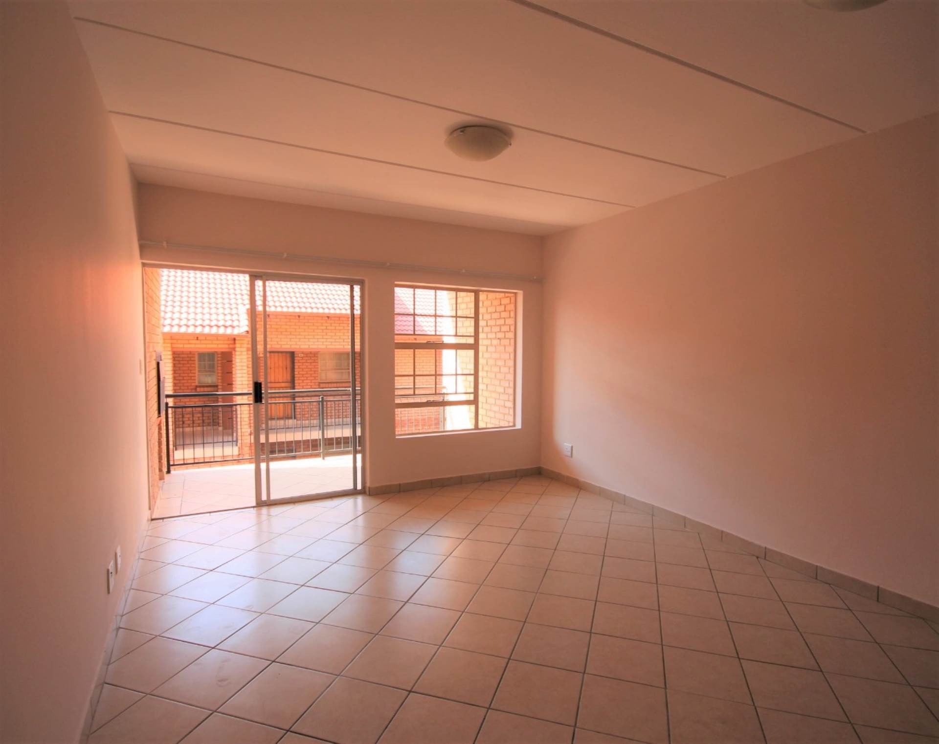 Silver Lakes Apartment Rental Monthly in SILVER LAKES, PRETORIA R7,000.00 / month was listed