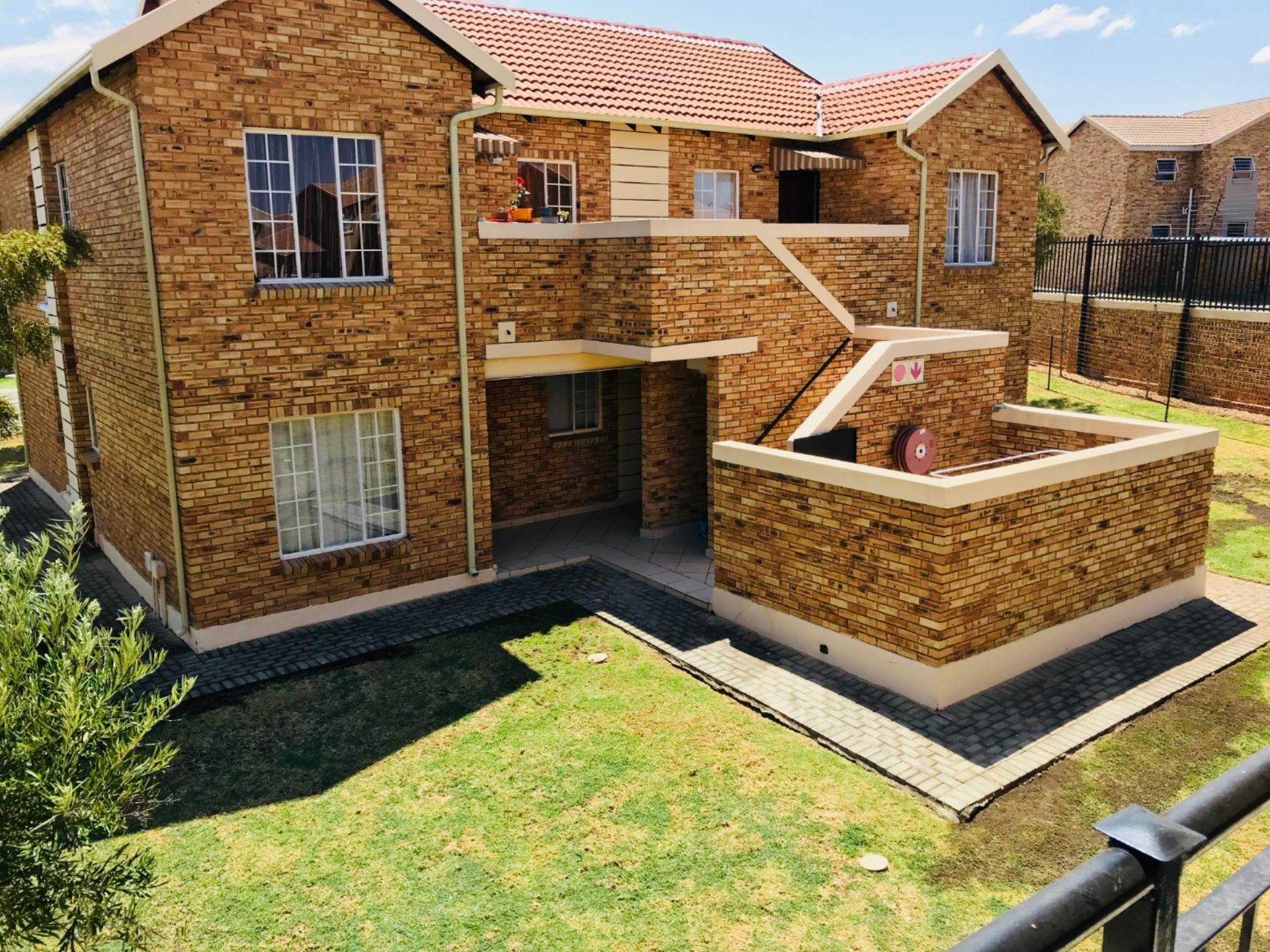 Honeydew Apartment Rental Monthly in Honeypark, ROODEPOORT R6,000.00