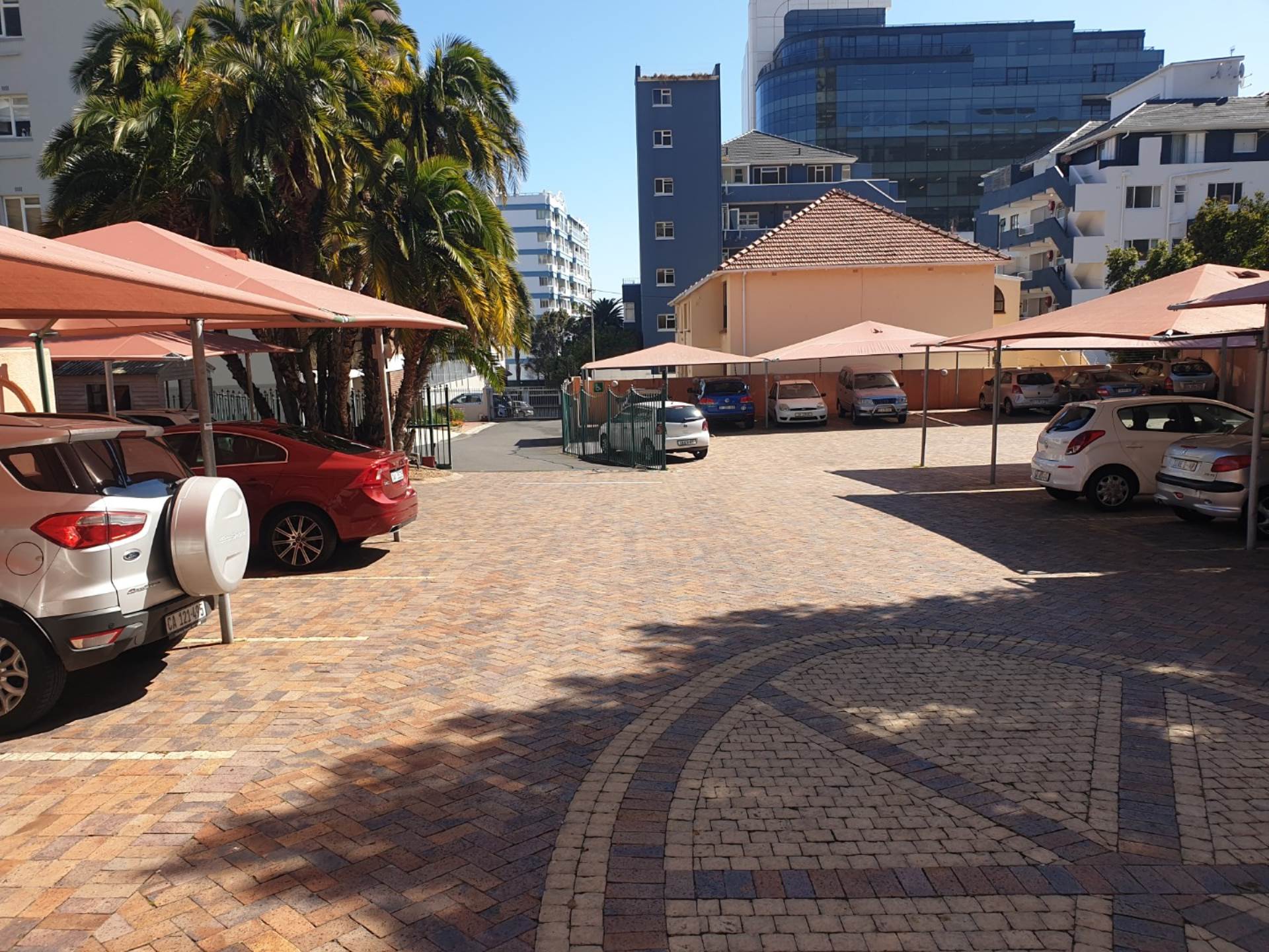 Sea Point Apartment For Sale in SEA POINT, CAPE TOWN for sale in