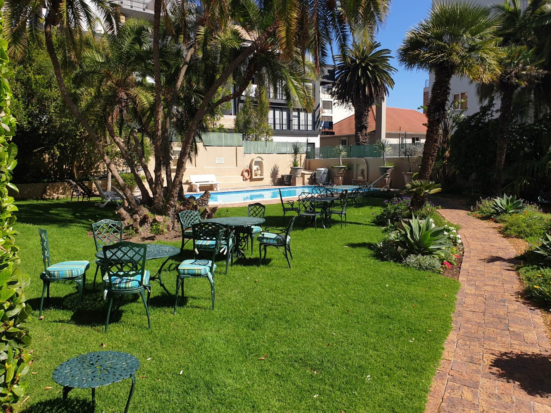 Sea Point Apartment For Sale in SEA POINT, CAPE TOWN for sale in