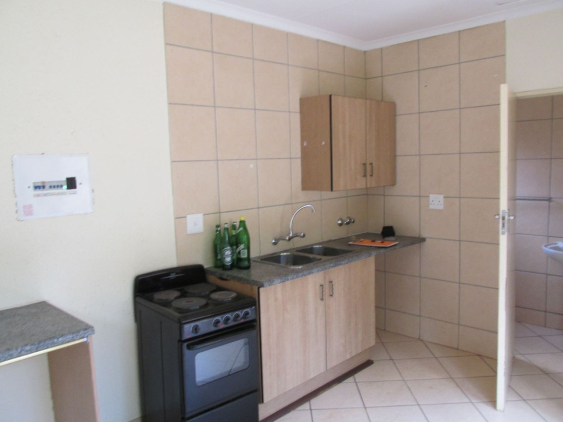 Philip Nel Park Flat Rental Monthly in PHILIP NEL PARK, PRETORIA R2