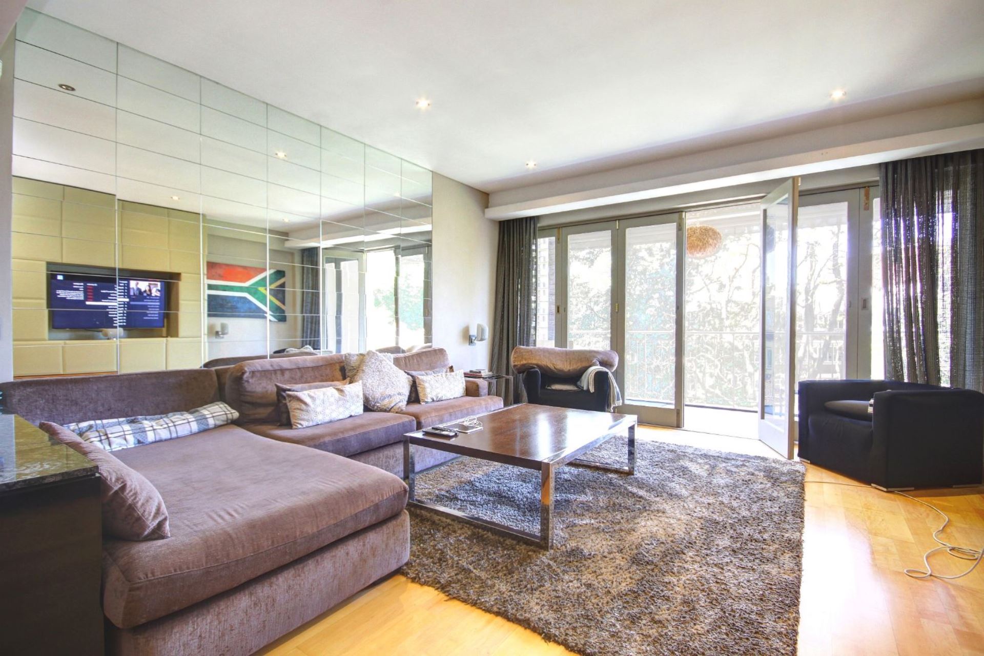 Hyde Park - Apartment For Sale in HYDE PARK, SANDTON for sale in Gauteng (ID:447032194)