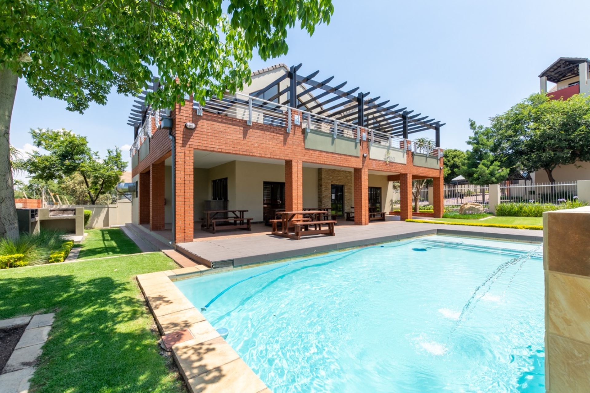 New Apartments To Rent In Lonehill with Simple Decor