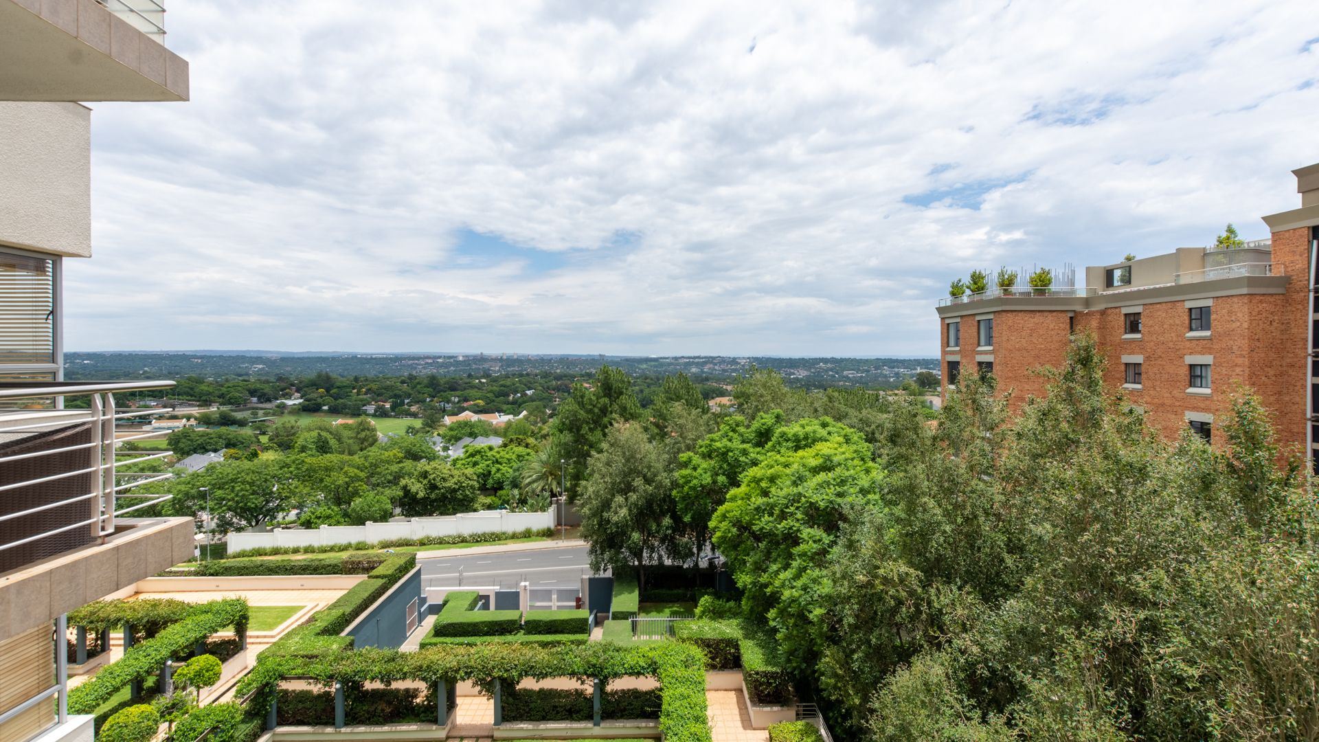 Morningside Apartment For Sale in MORNINGSIDE, SANDTON for sale in