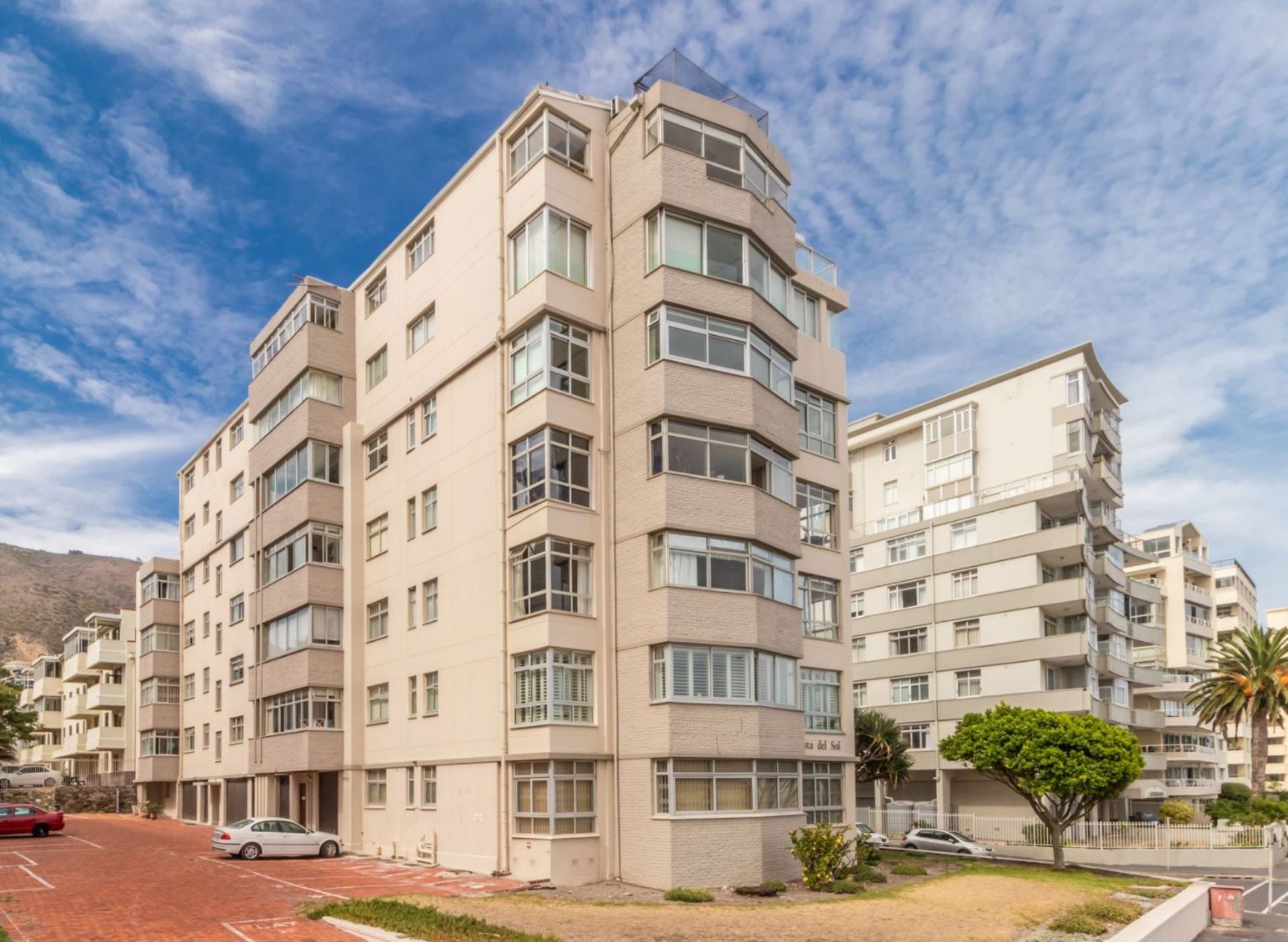 Apartment For Sale in SEA POINT