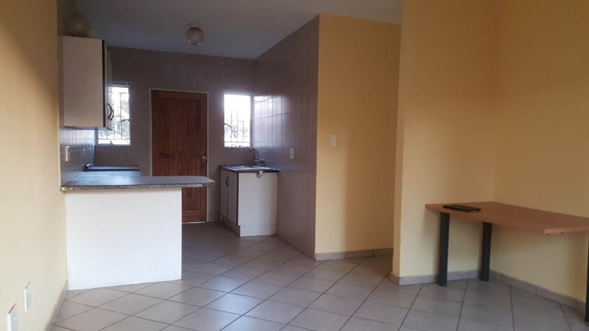 Terenure Townhouse Rental Monthly in TERENURE, KEMPTON PARK R5,000.00