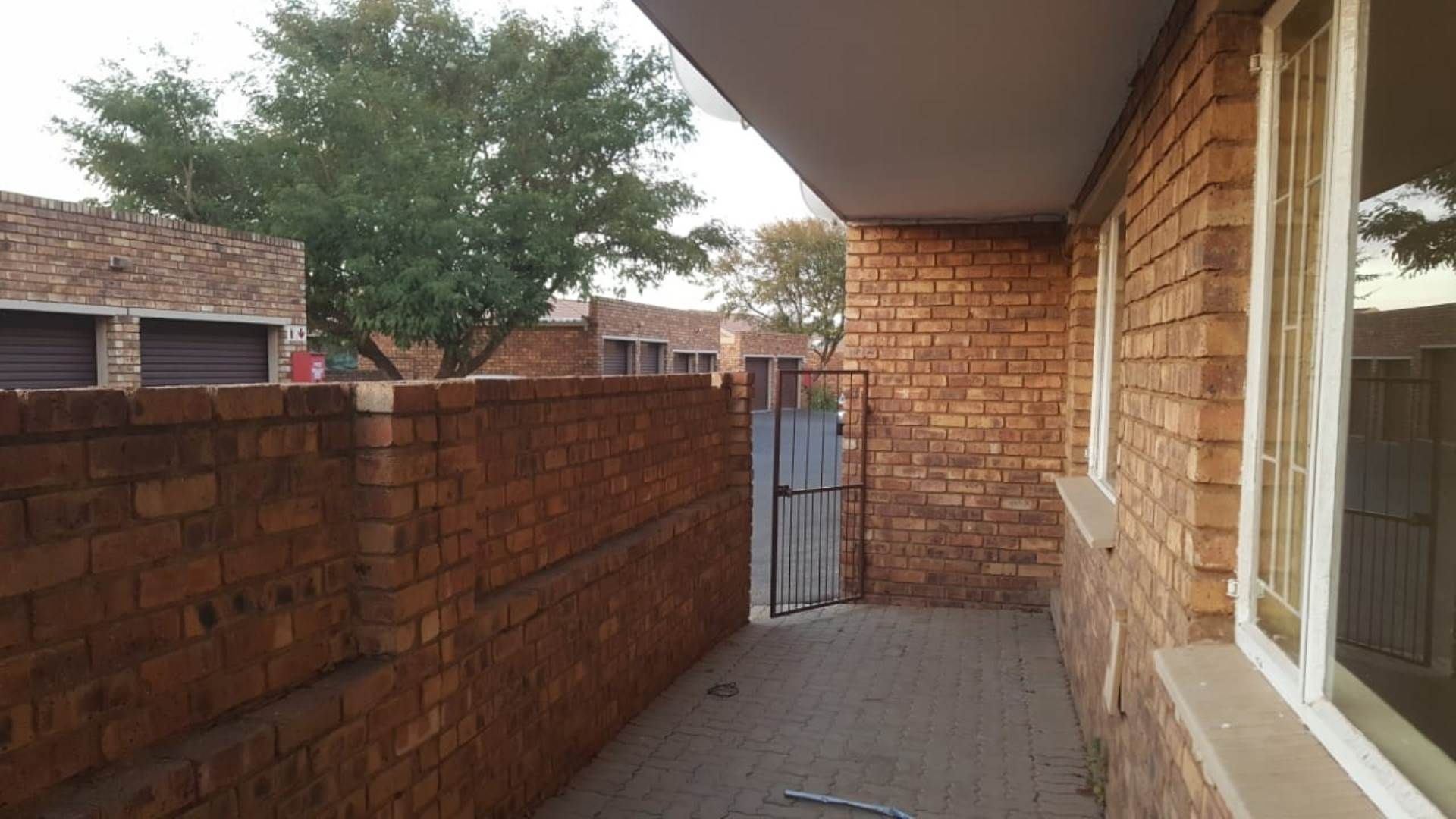 Terenure Townhouse Rental Monthly in TERENURE, KEMPTON PARK R5,000.00