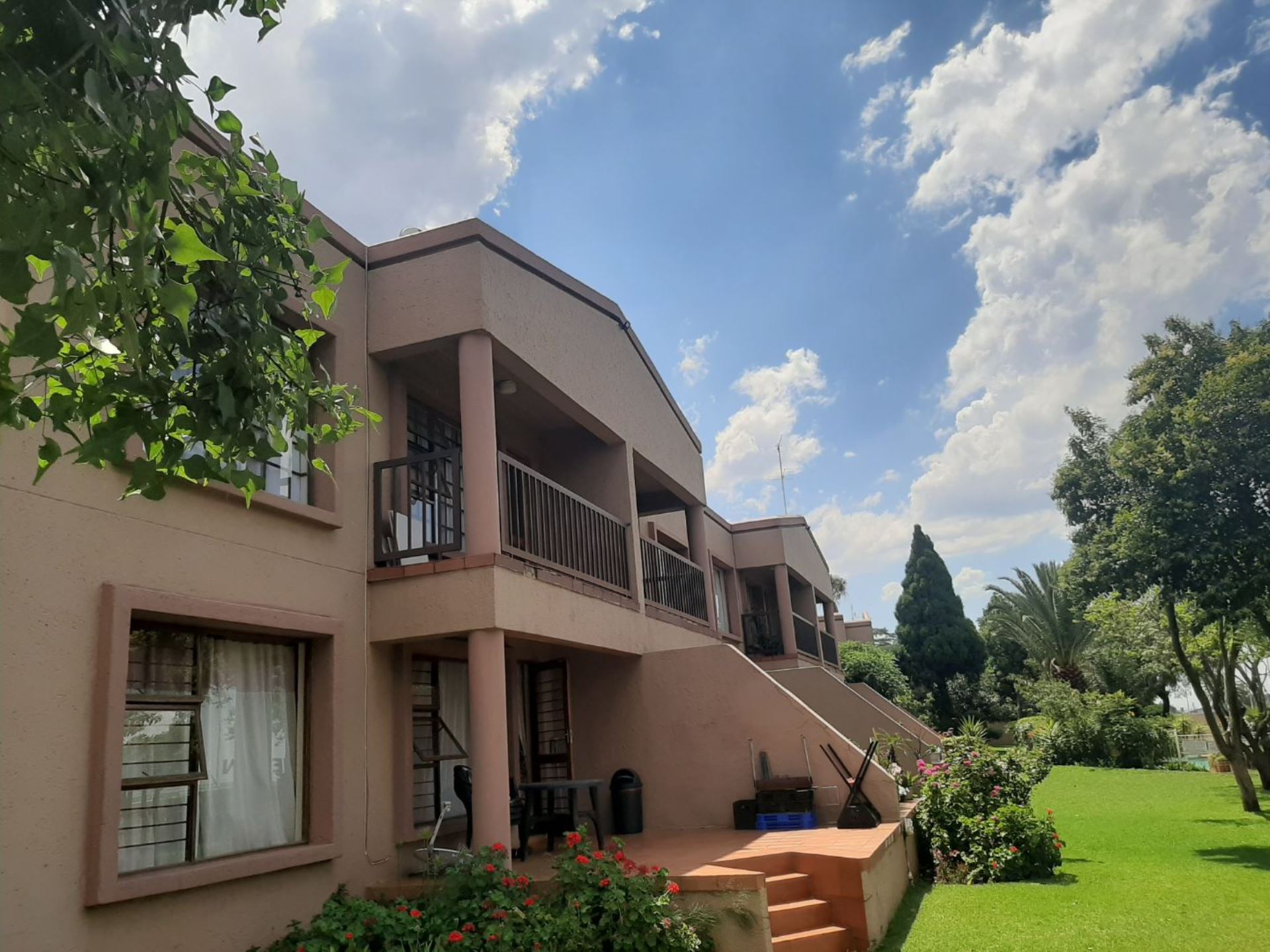 Property and houses for sale and rent in Little Falls, Roodepoort MyProperty