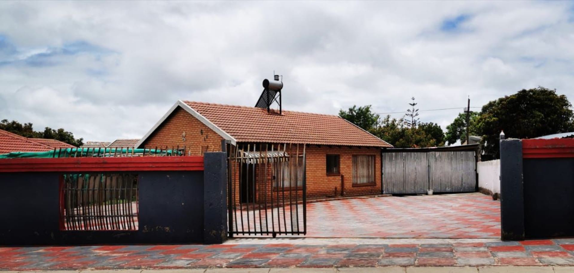 Pietersburg House Rental Monthly in SESHEGO, Polokwane R5,100.00