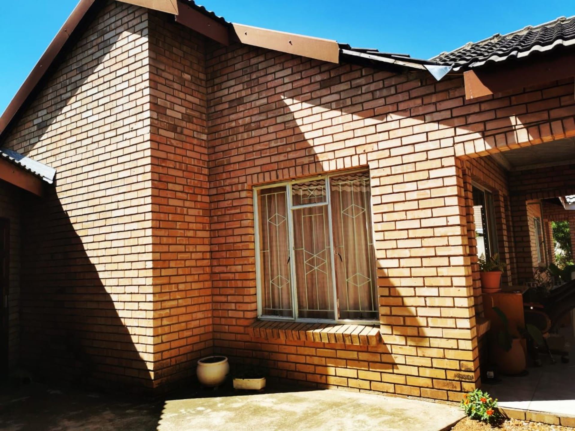 Pietersburg House For Sale in FLORA PARK, Polokwane was listed for R1