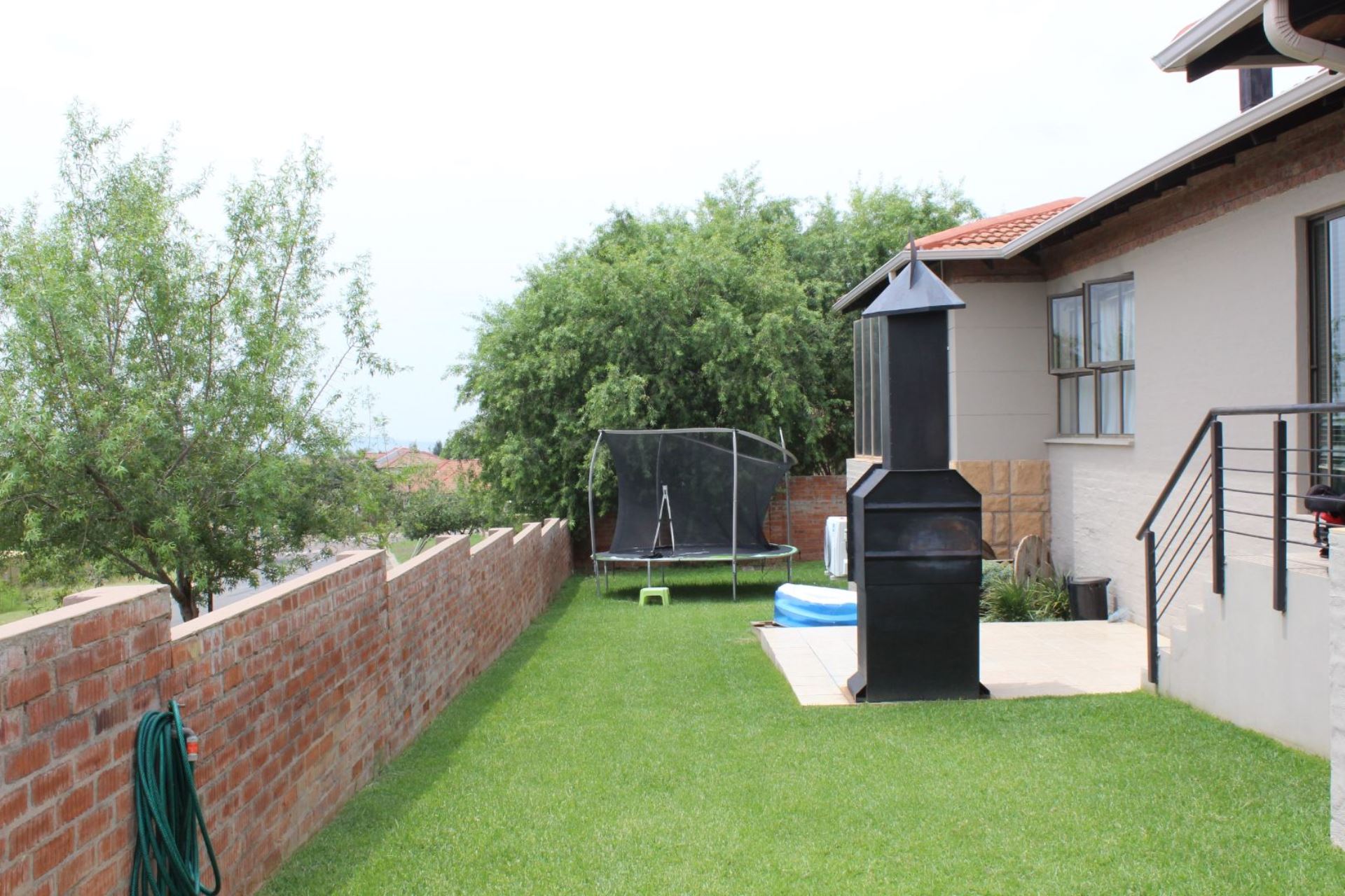 Woodland Hills Townhouse For Sale in WOODLAND HILLS, BLOEMFONTEIN for
