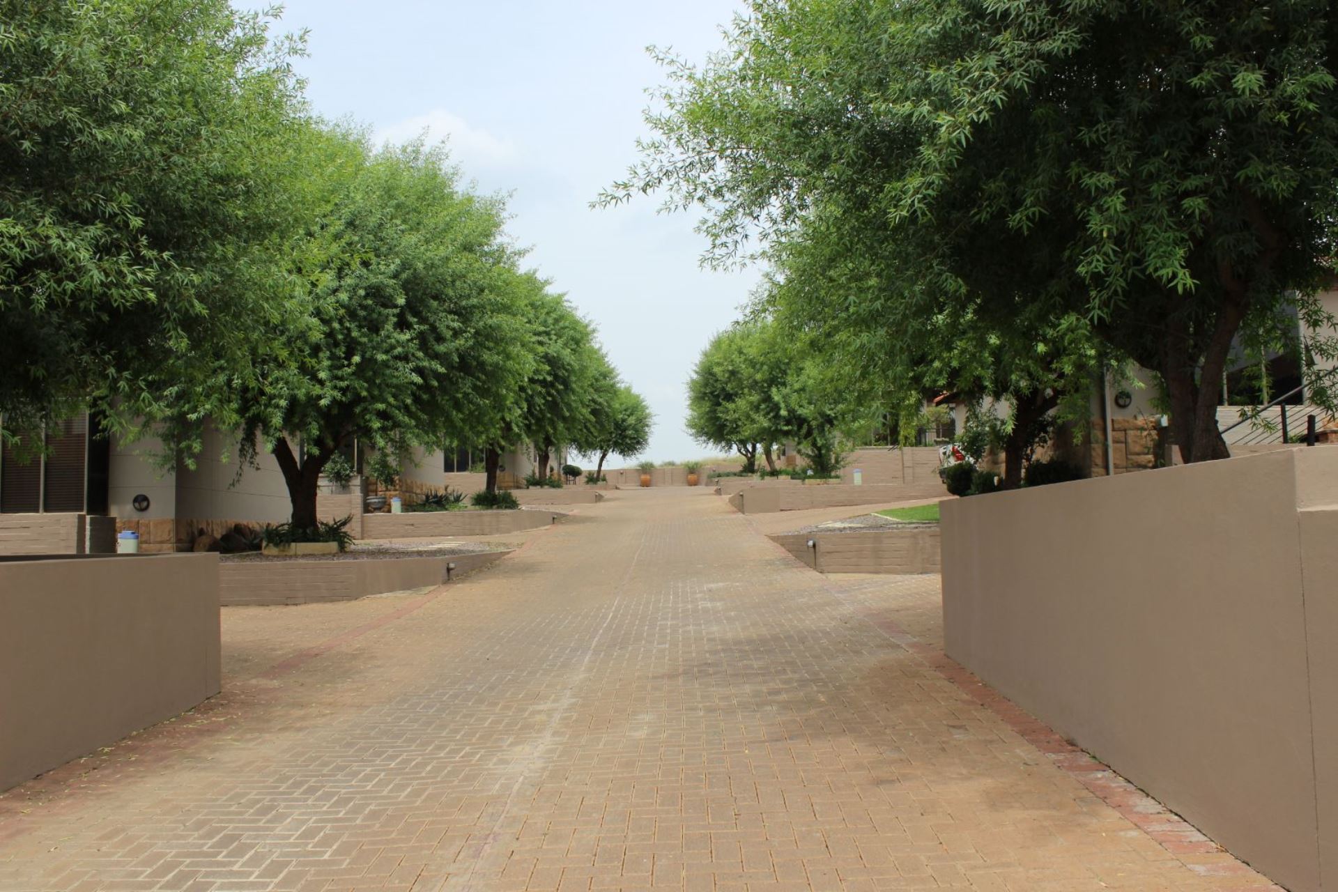 Woodland Hills Townhouse For Sale in WOODLAND HILLS, BLOEMFONTEIN for