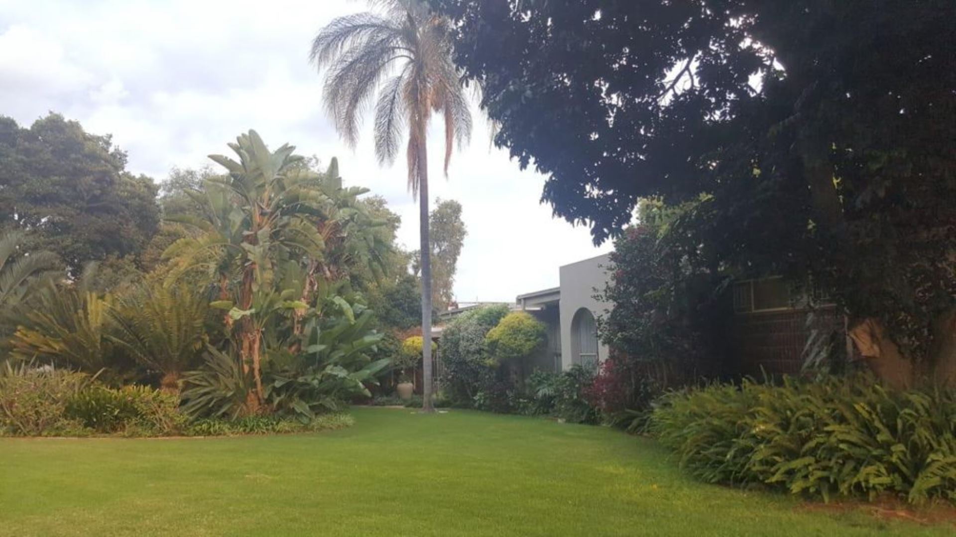 Bendor House For Sale in BENDOR, Polokwane was listed for R4,500,000.