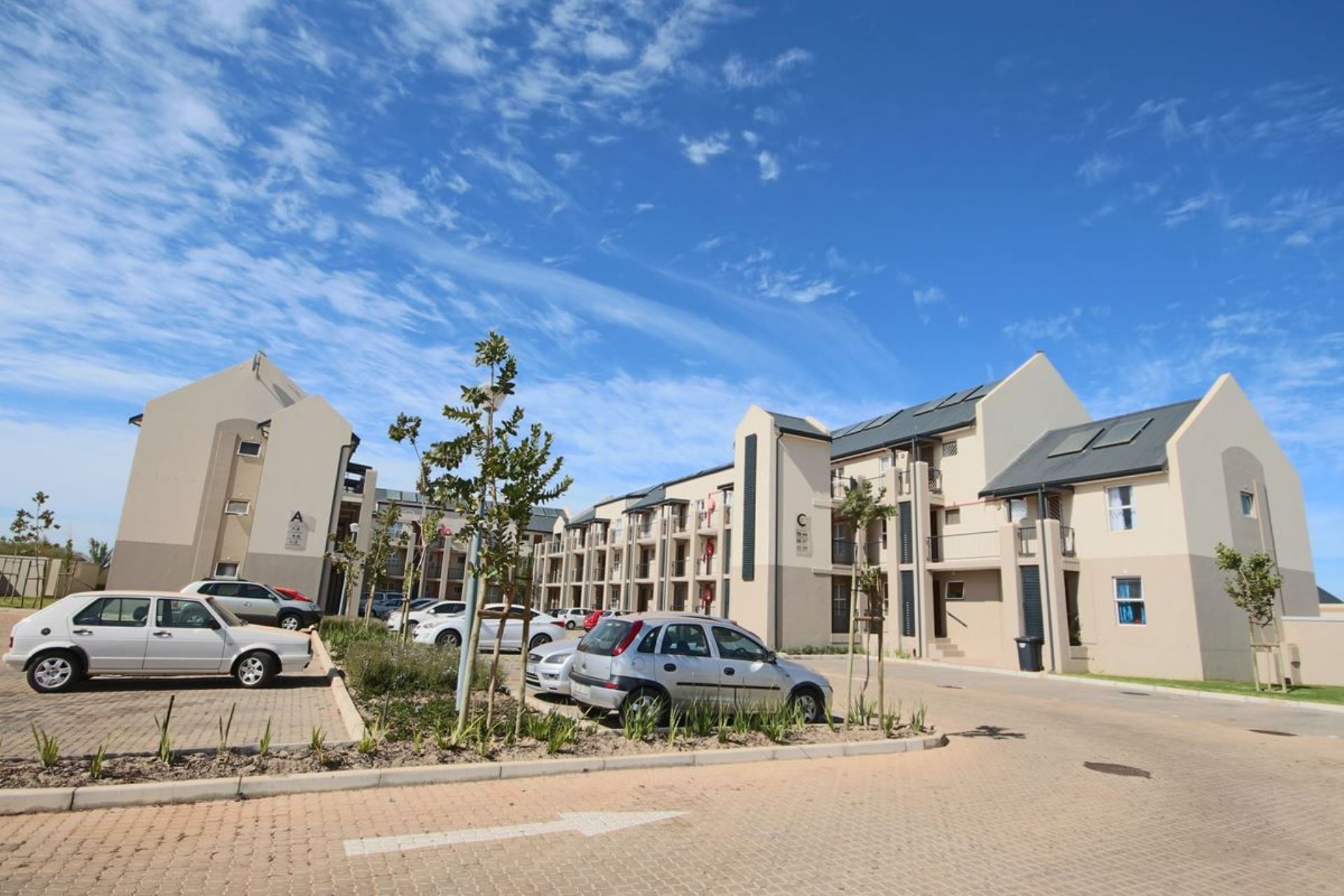 2 Bedroom Apartment in Buhrein, Kraaifontein Pending Sale for R 755,000 ...