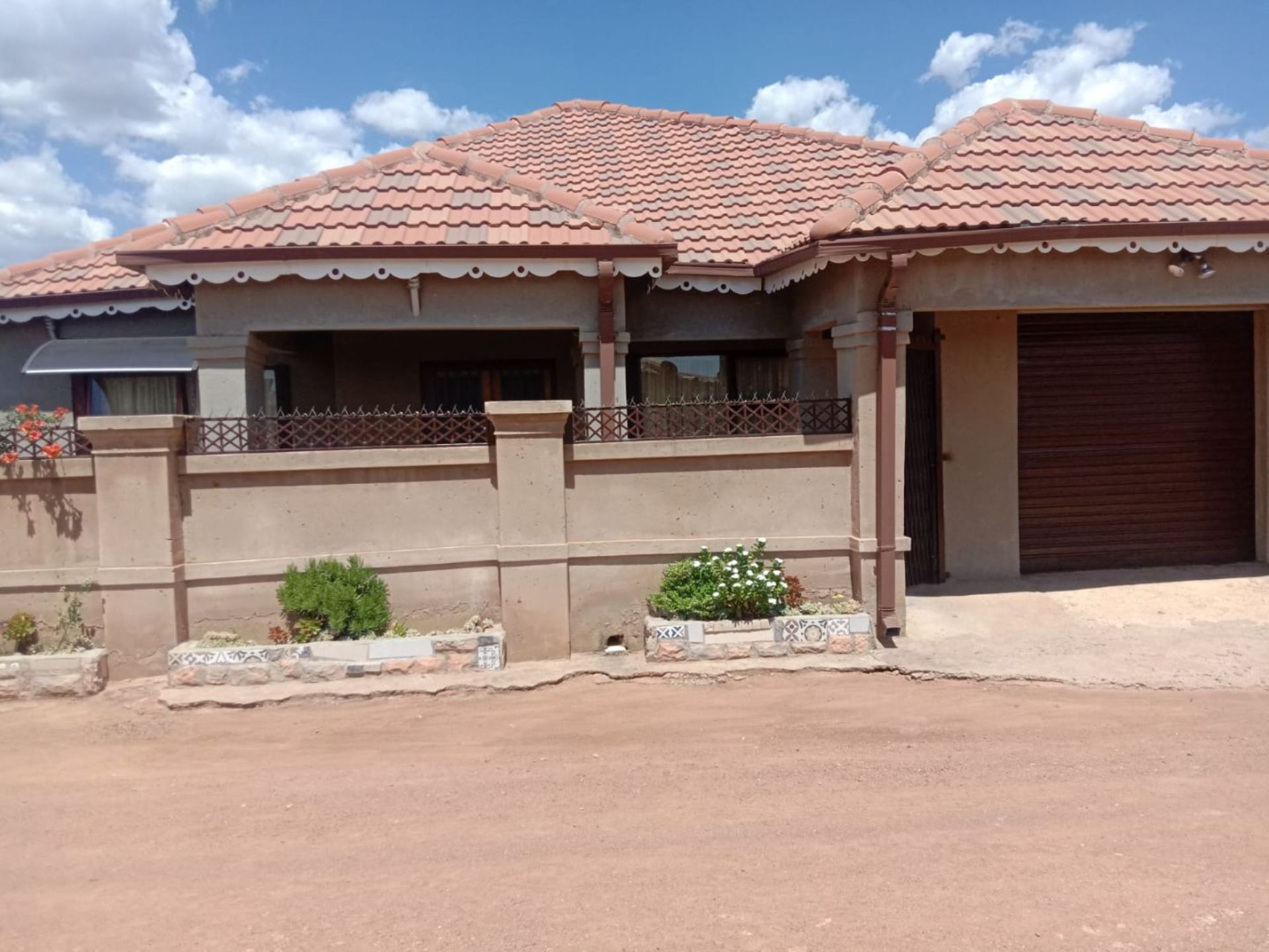 Tsakane House For Sale in TSAKANE EXT 8, BRAKPAN was listed for R805