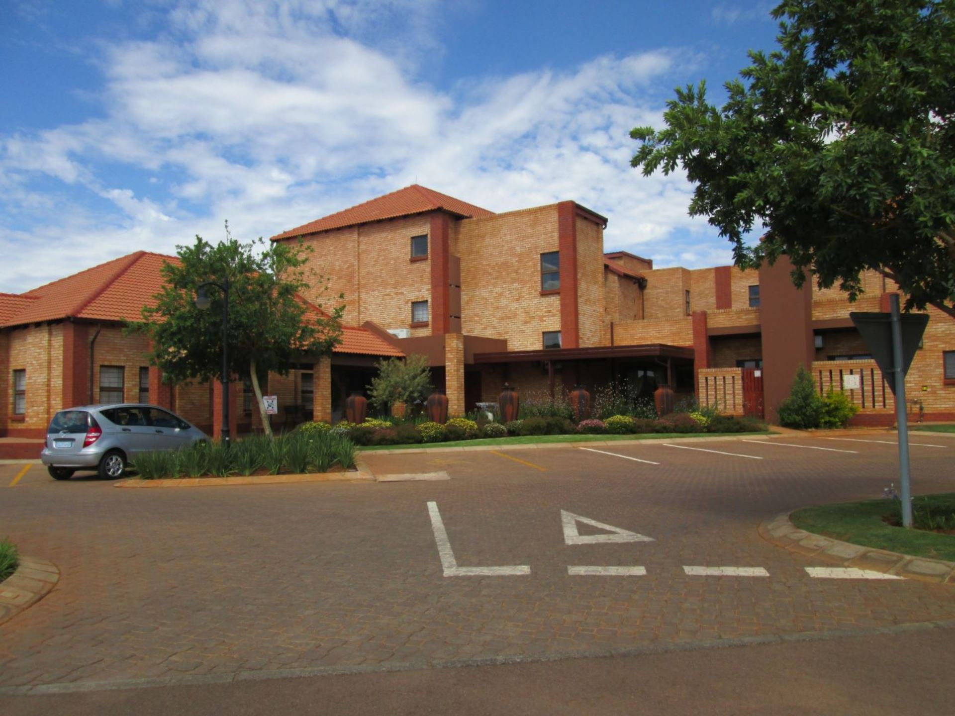 Montana Townhouse Rental Monthly in MONTANA, PRETORIA R9,000.00