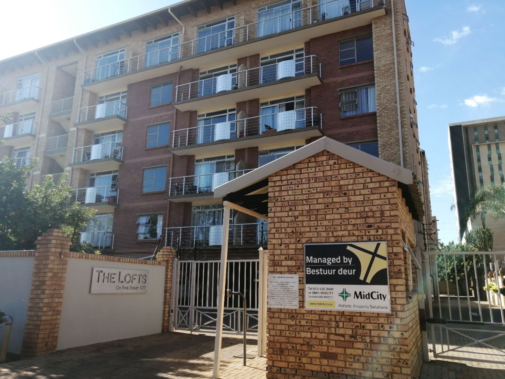Hatfield Apartment For Sale in HATFIELD, PRETORIA for sale in Gauteng