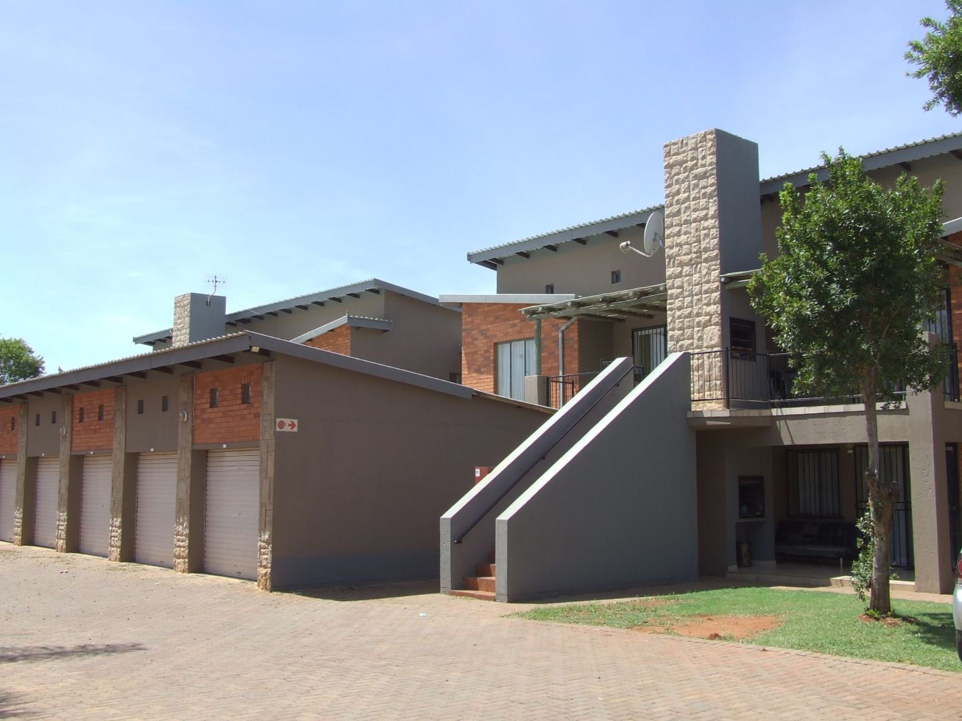 Theresapark Flat Rental Monthly in THERESAPARK, AKASIA R4,990.00