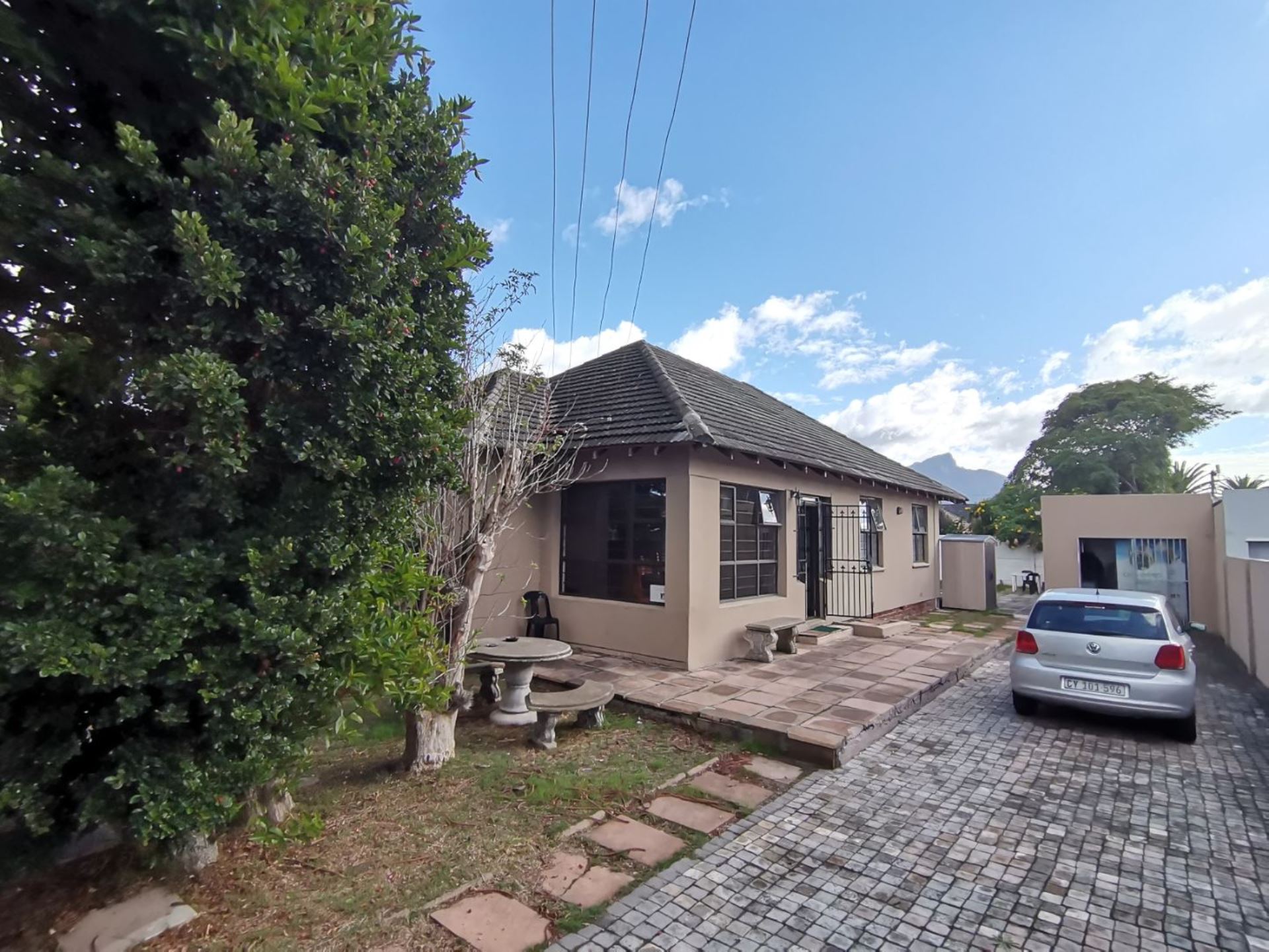 Plumstead, Cape Town properties and houses to rent 1 to 14 of 14