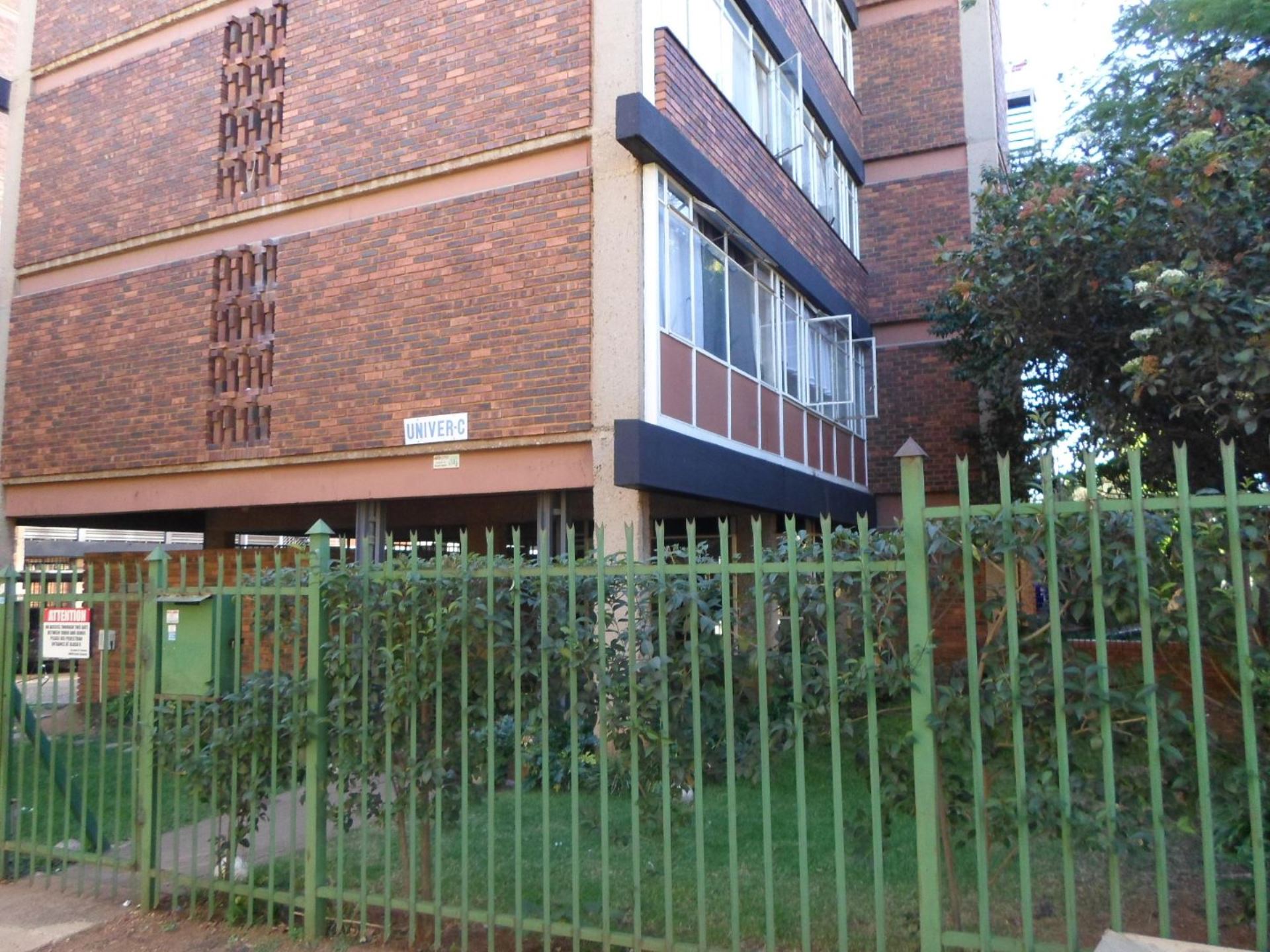 Sunnyside Flat Rental Monthly in SUNNYSIDE, PRETORIA R5,900.00