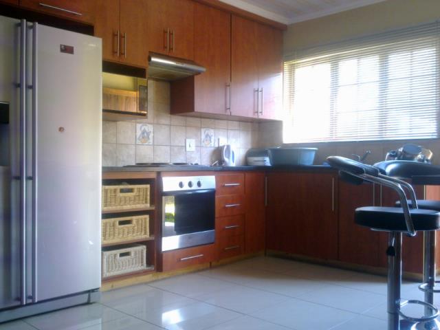 House For Sale in HAZYVIEW, HAZYVIEW Picture 2