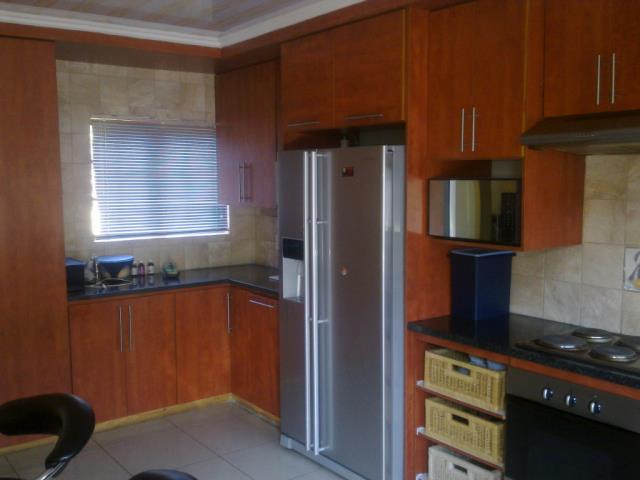 House For Sale in HAZYVIEW, HAZYVIEW Picture 1