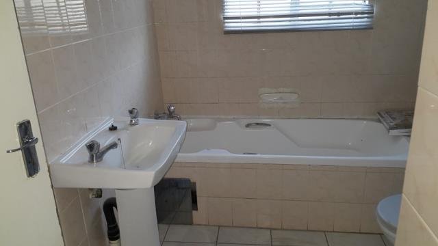 Townhouse For Sale in BENDOR, POLOKWANE(PIETERSBURG) Picture 6