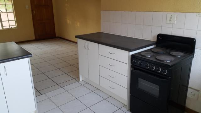 Townhouse For Sale in BENDOR, POLOKWANE(PIETERSBURG) Picture 5
