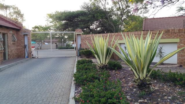 Townhouse For Sale in BENDOR, POLOKWANE(PIETERSBURG) Picture 1
